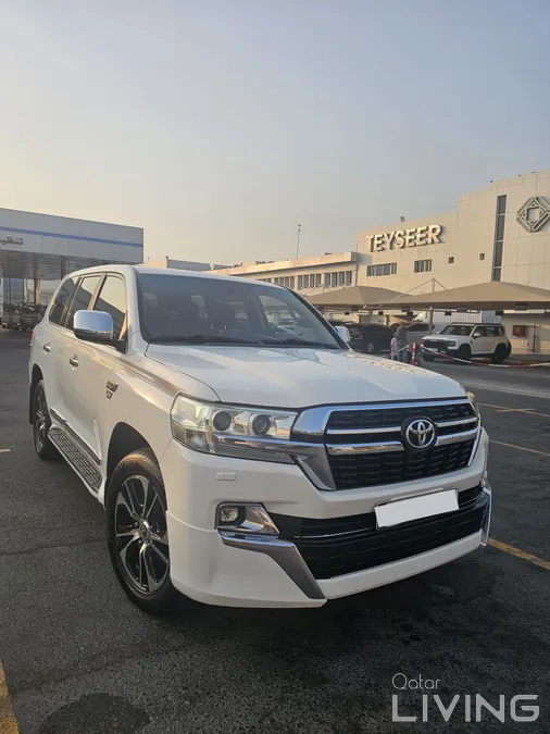 Toyota Land Cruiser GXR 2010 — QatarLiving